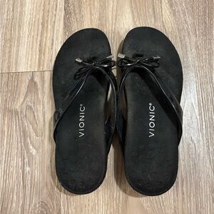Vionic Black Women's Bow-Accent Thong Sandals